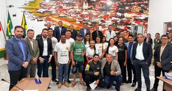 Câmara Municipal de Alenquer recebe alunos do SENAR para apresentação de projeto agrícola comunitário.